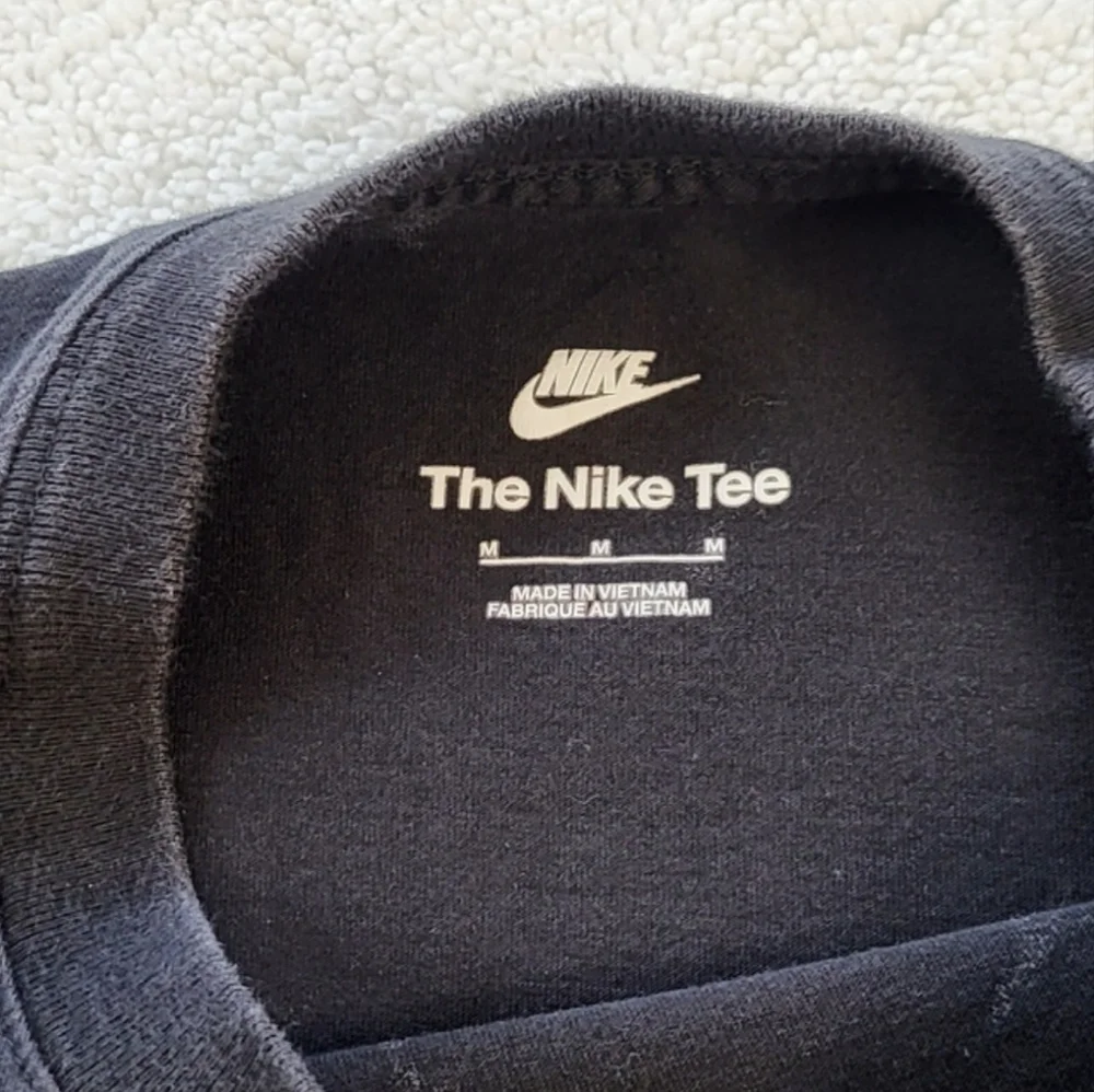 Men's Nike Logo Full Print Round Neck Pullover Short Sleeve Black T-Shirt Size M